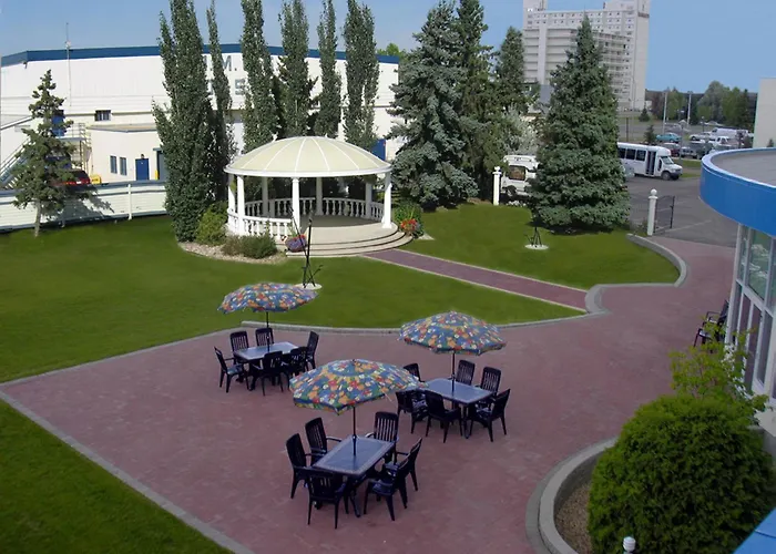 Chateau Louis Hotel & Conference Centre