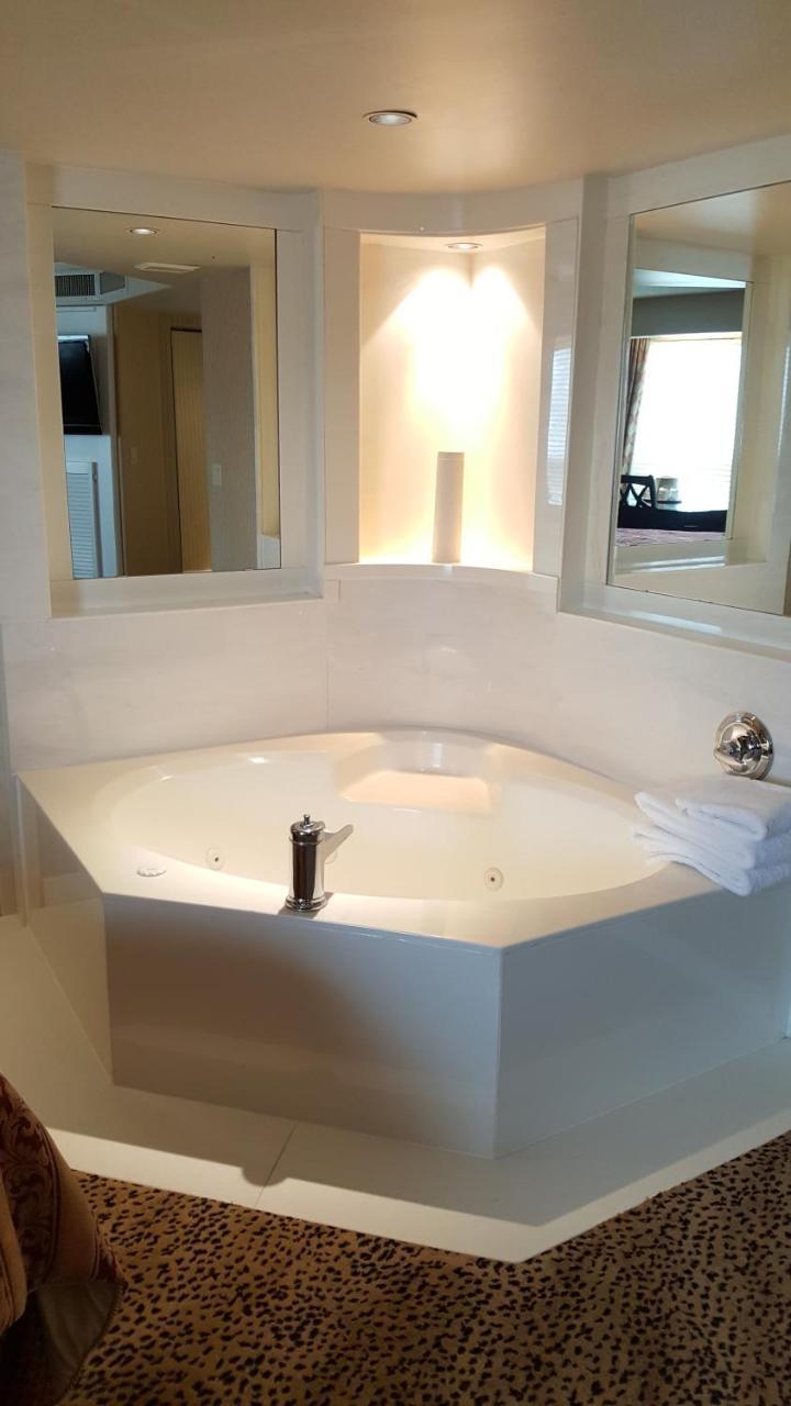 Chateau Louis & Conference Centre 3*